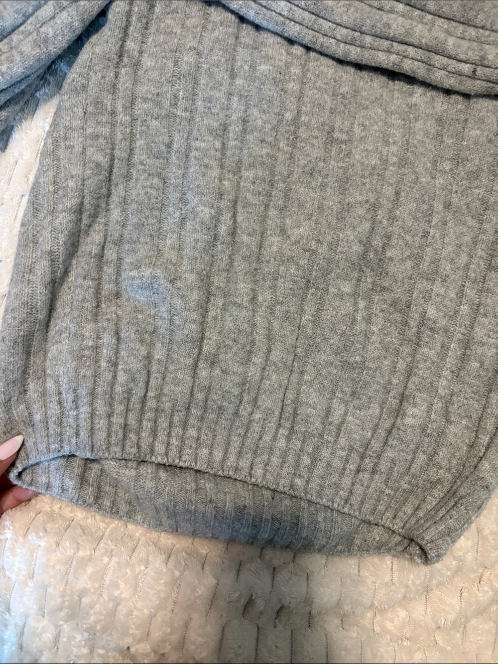 Edikted Cozy Ribbed Off-Shoulder Sweater - Grey - Picture 5 of 6